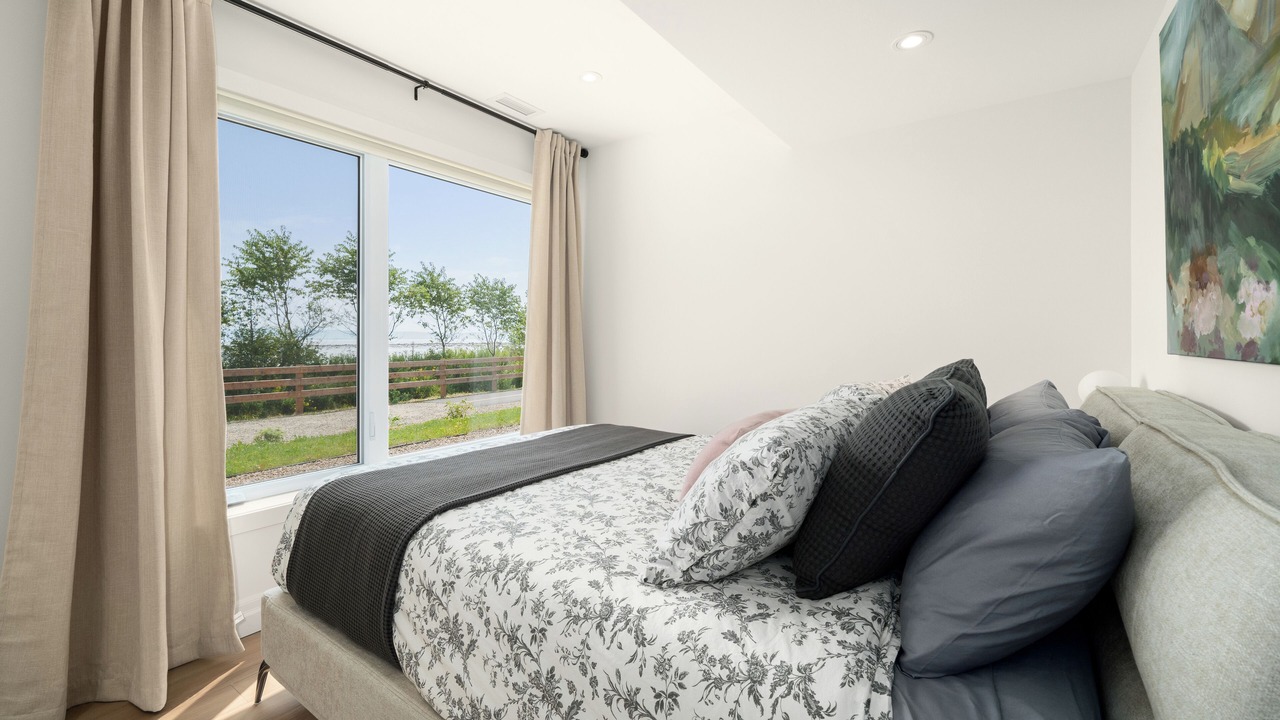 Photo of Bedroom in Petite-Riviere-Saint-Francois