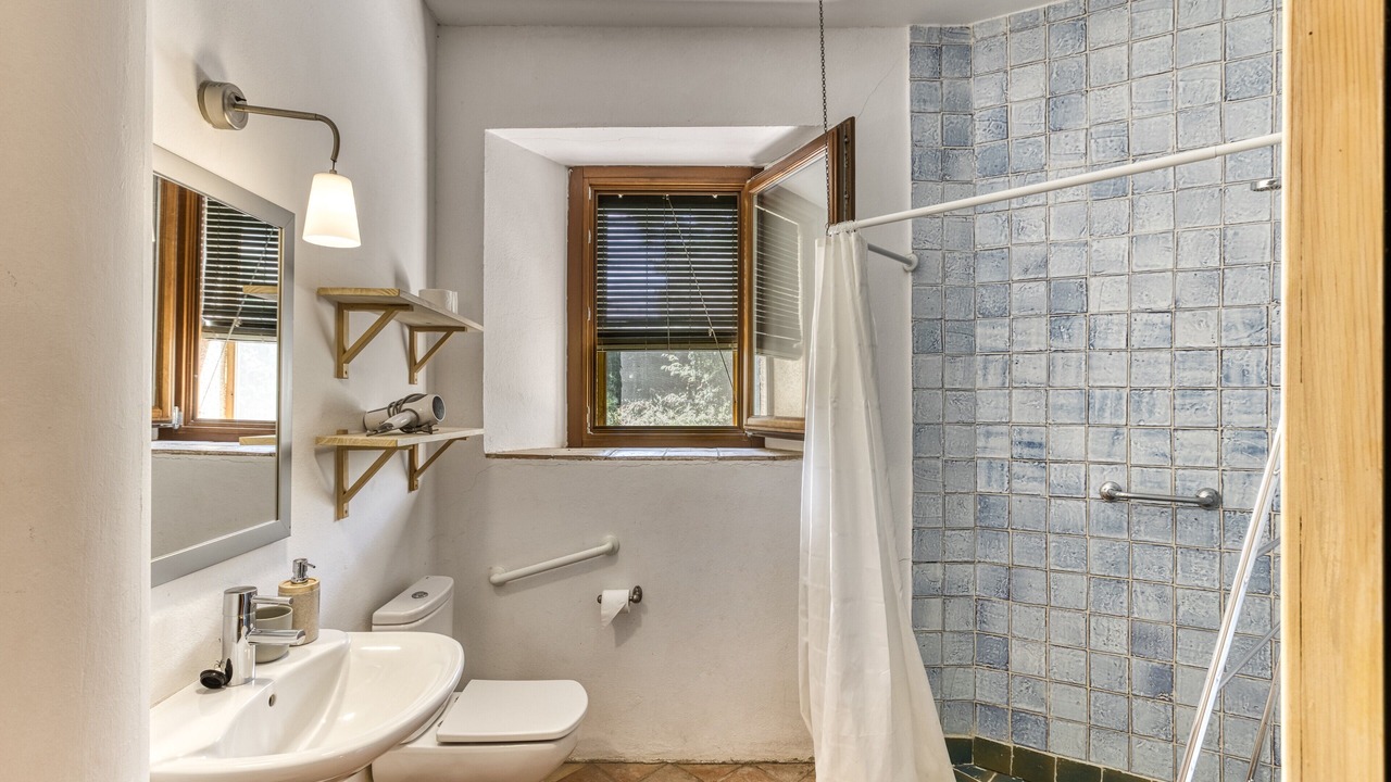Photo of Bathroom in Creixell