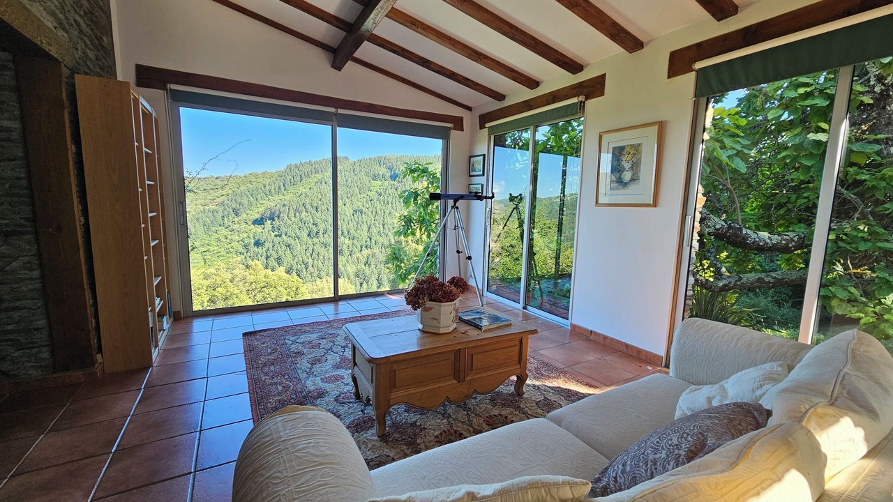 Photo of Livingroom in Saint-Hilaire-de-Lavit