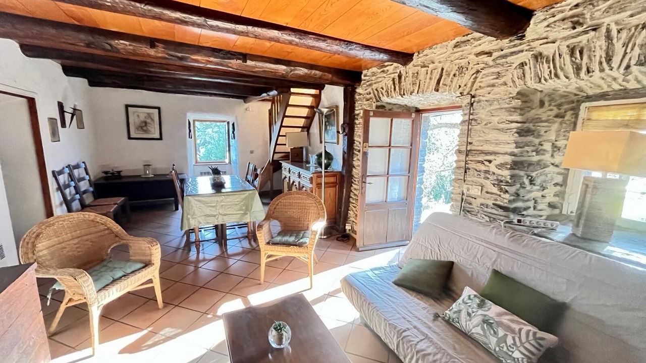 Photo of Livingroom in Saint-Hilaire-de-Lavit