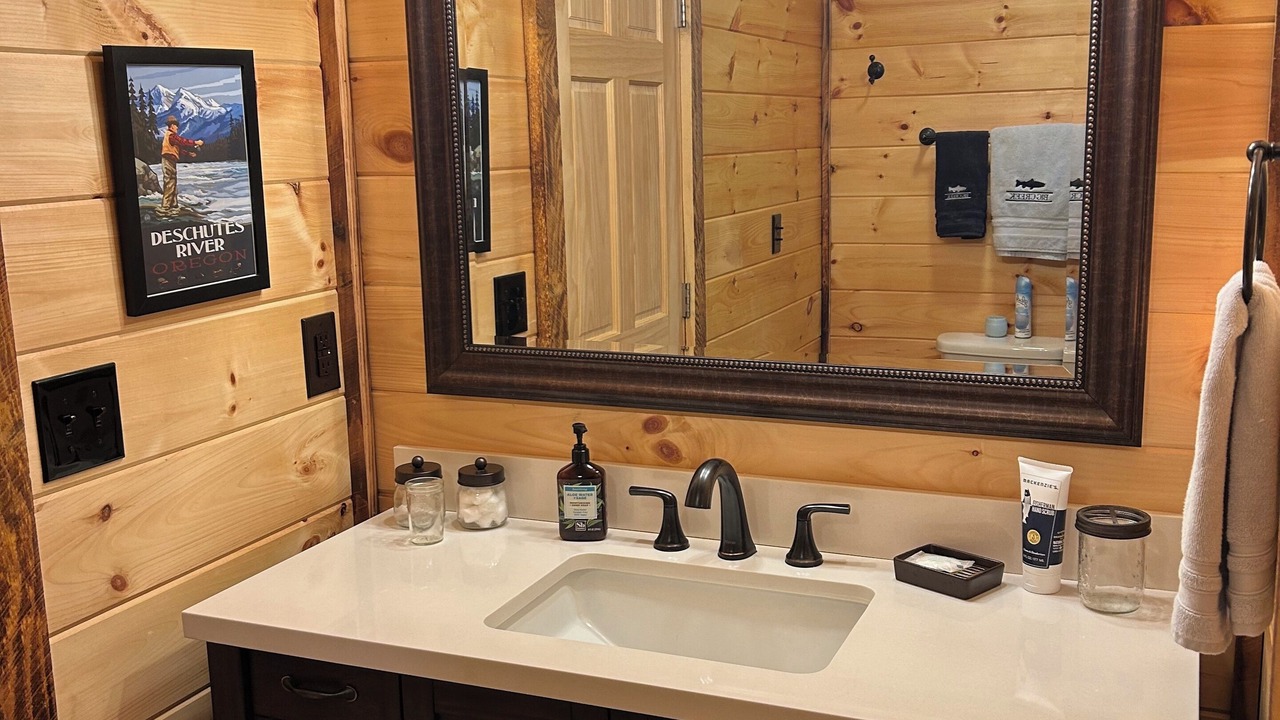 Photo of Bathroom in Cherry Log