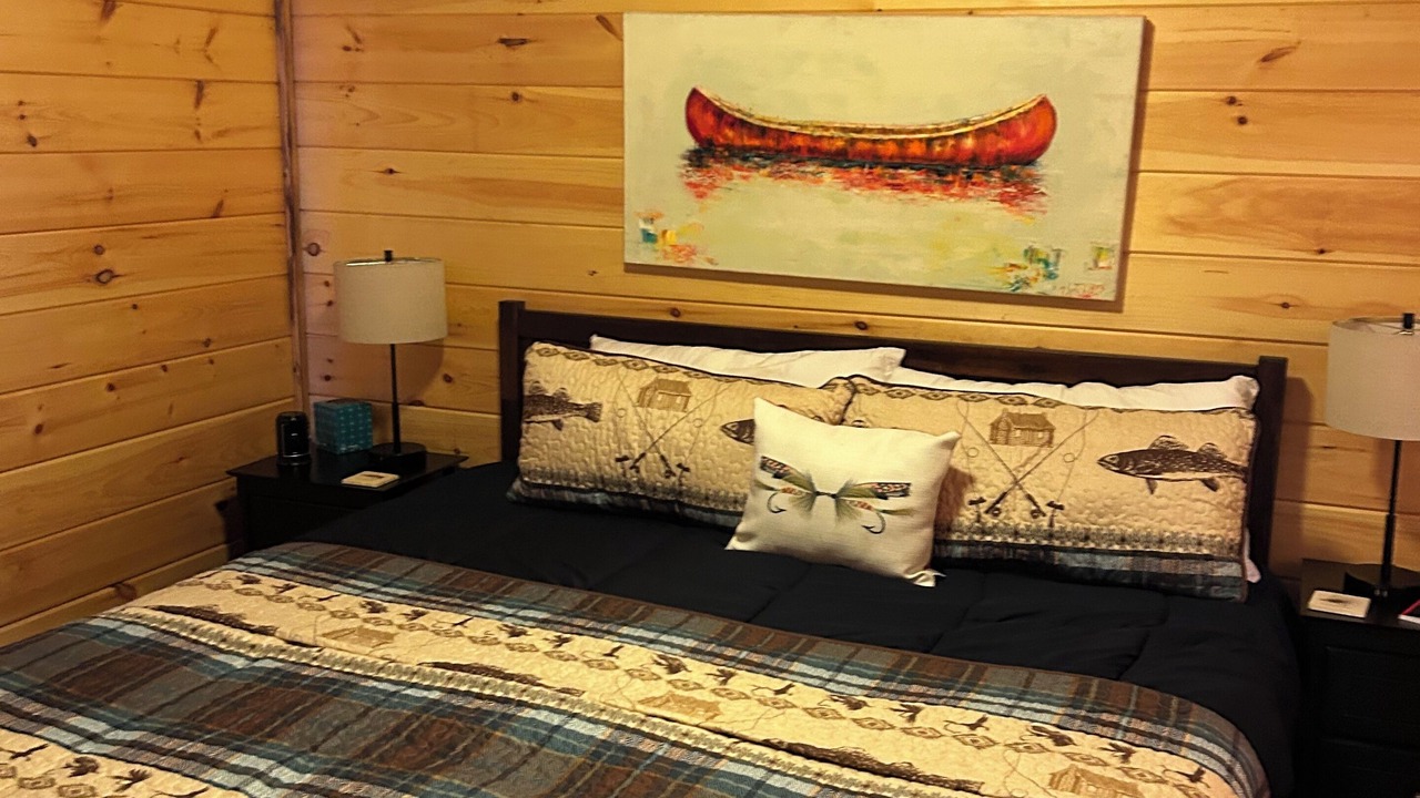 Photo of Bedroom in Cherry Log