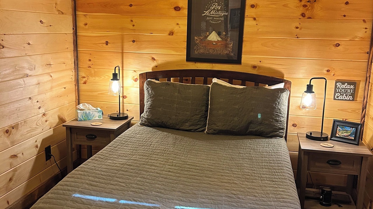 Photo of Bedroom in Cherry Log