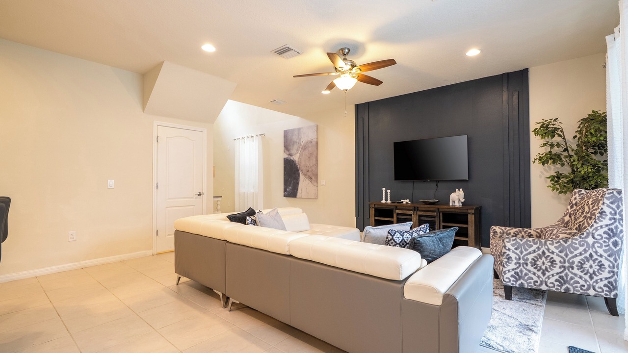Photo of Livingroom in Four Corners