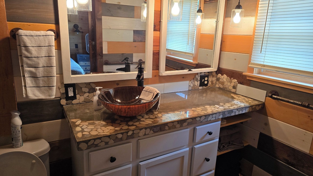 Photo of Bathroom in White Cloud