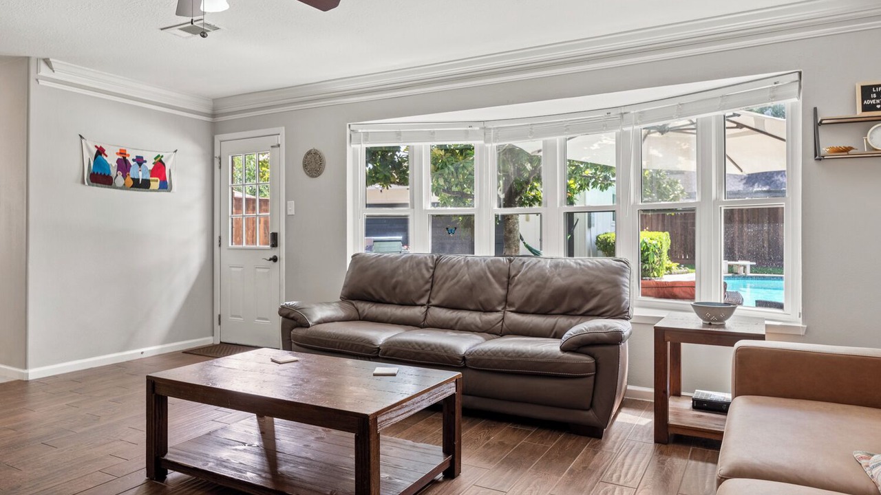 Photo of Livingroom in Westbury