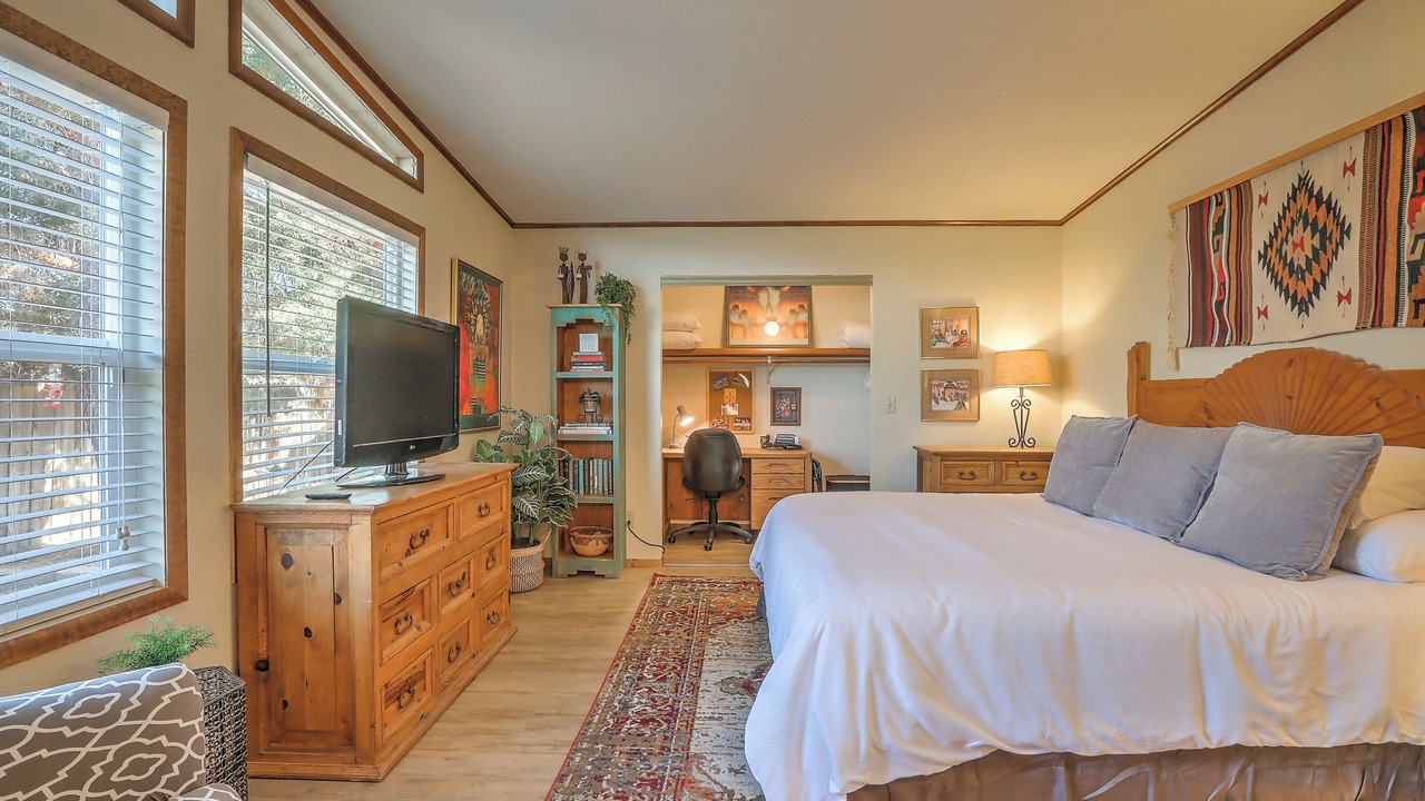 Photo of Bedroom in Northeast Heights