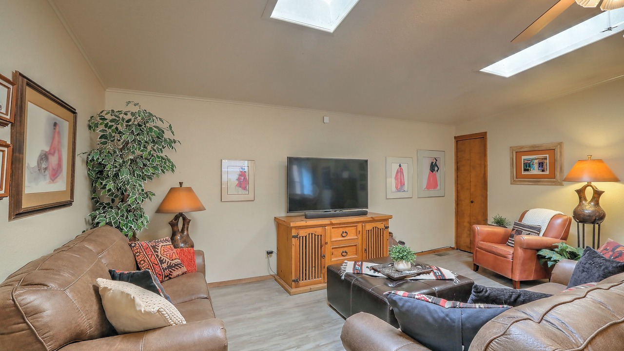 Photo of Livingroom in Northeast Heights