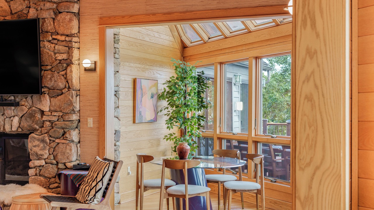 Photo of Livingroom in Nellysford