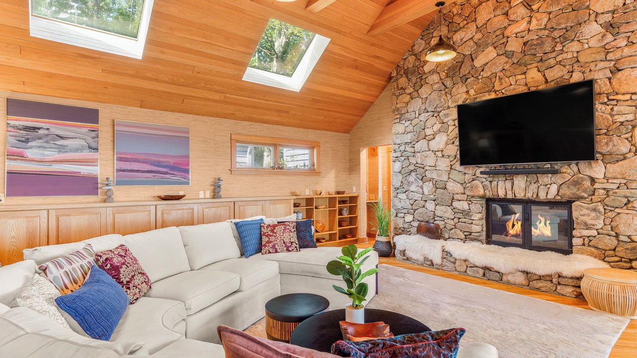 Photo of Livingroom in Nellysford