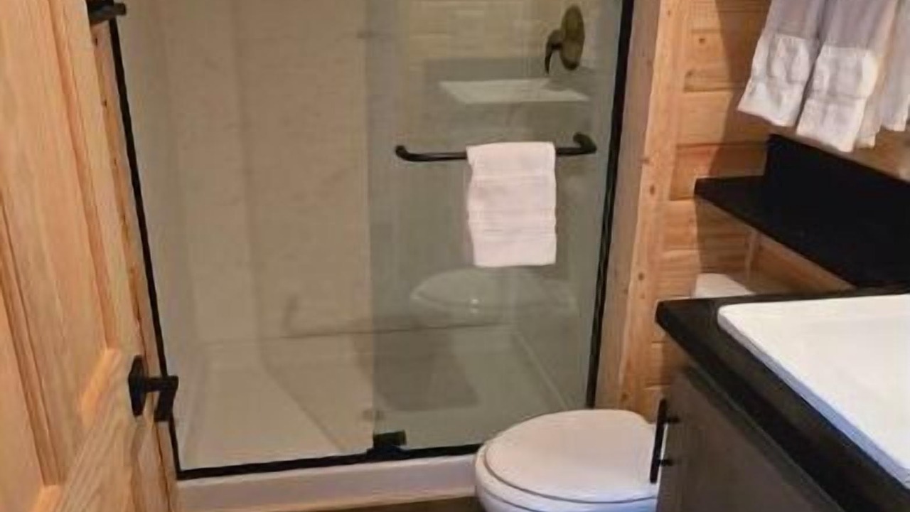 Photo of Bathroom in Page