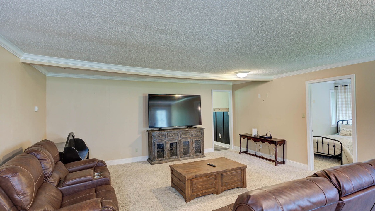 Photo of Livingroom in Oil City