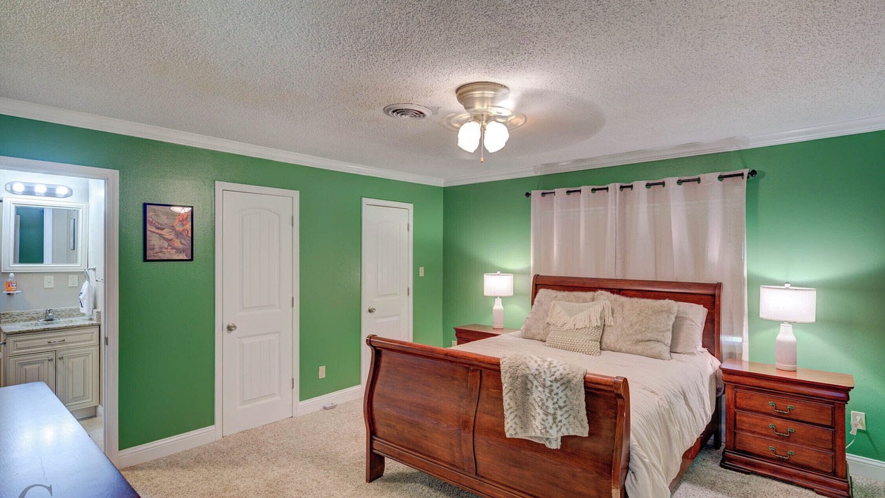Photo of Bedroom in Oil City