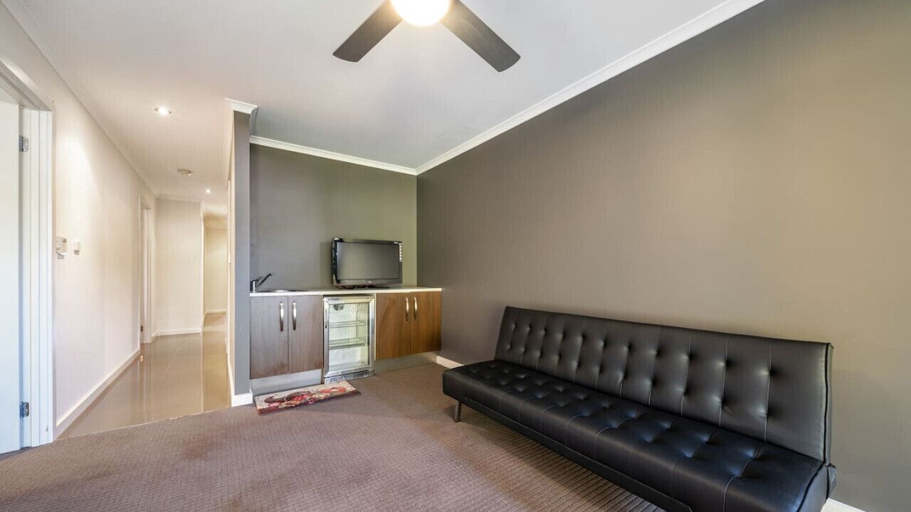 Photo of Livingroom in Semaphore South