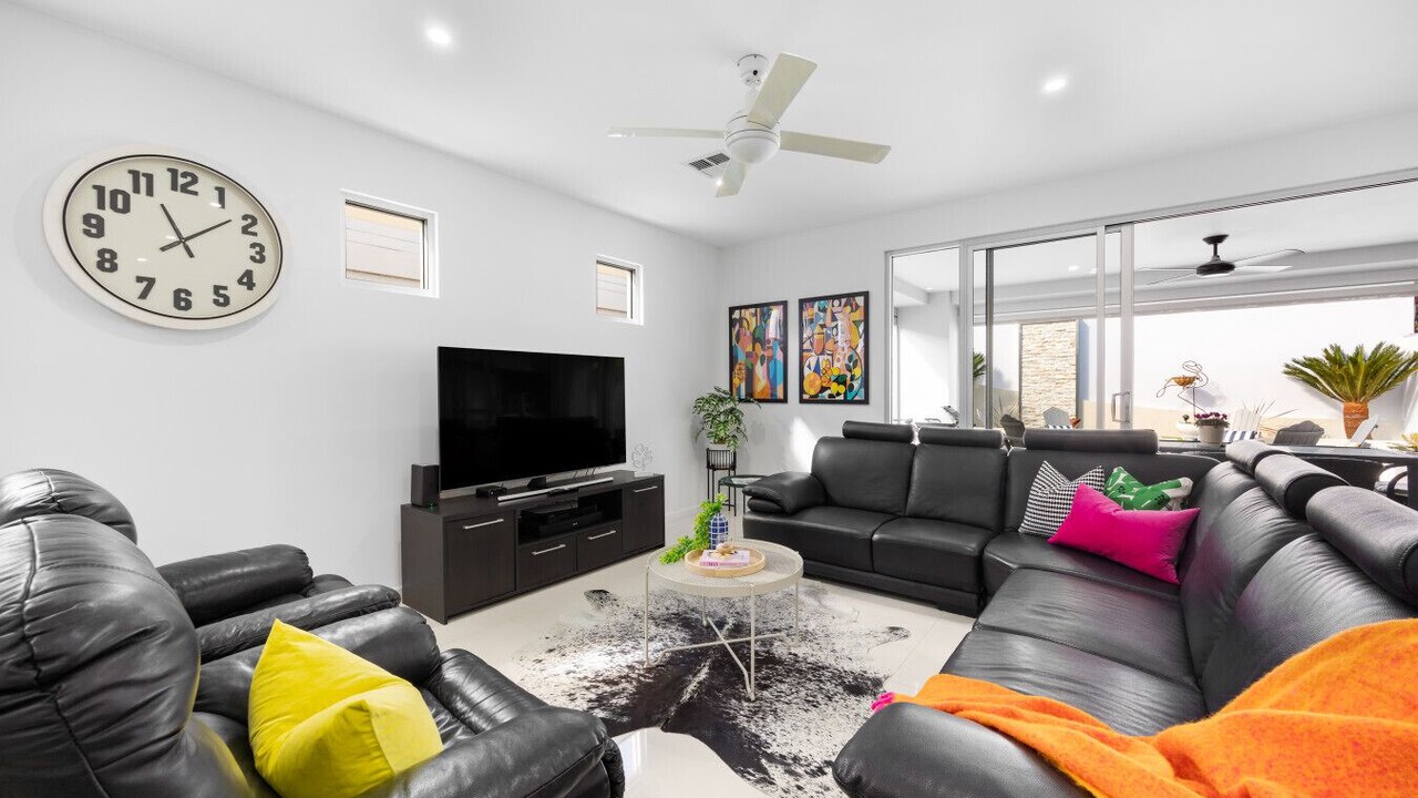 Photo of Livingroom in West Beach