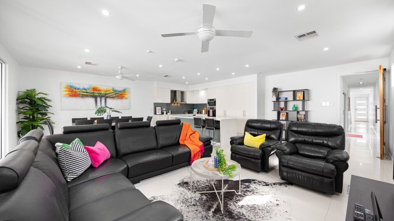 Photo of Livingroom in West Beach