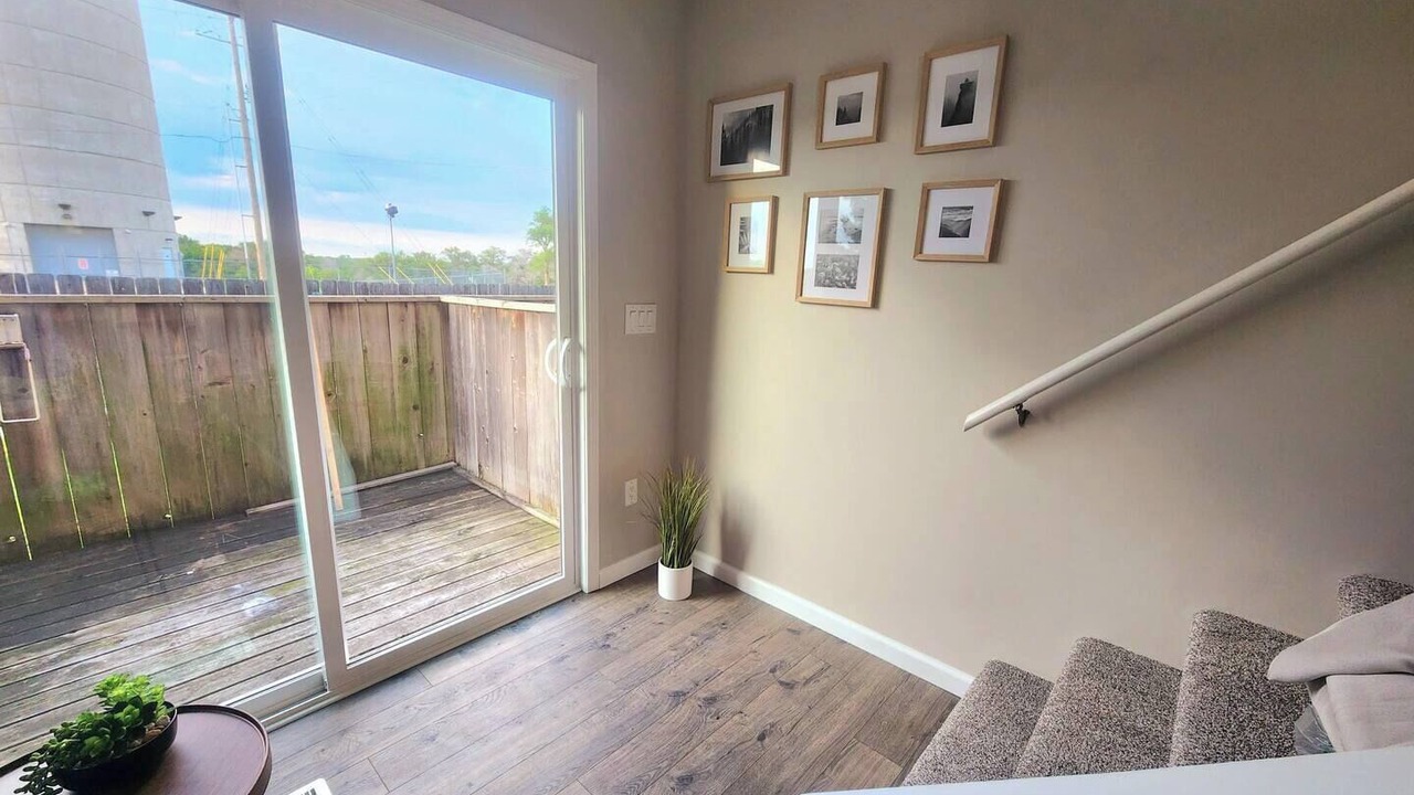 Photo of Livingroom in Newton