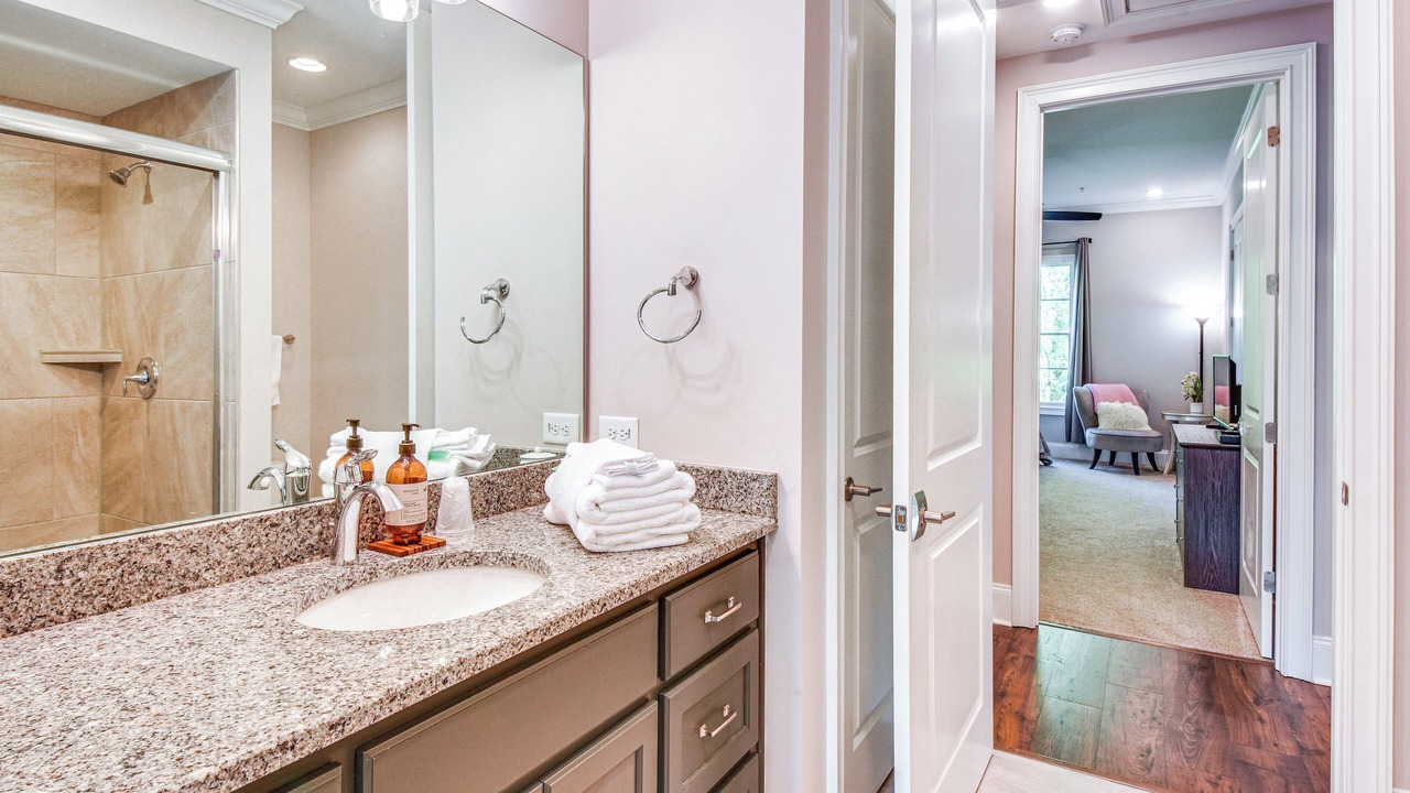 Photo of Bathroom in Toccoa