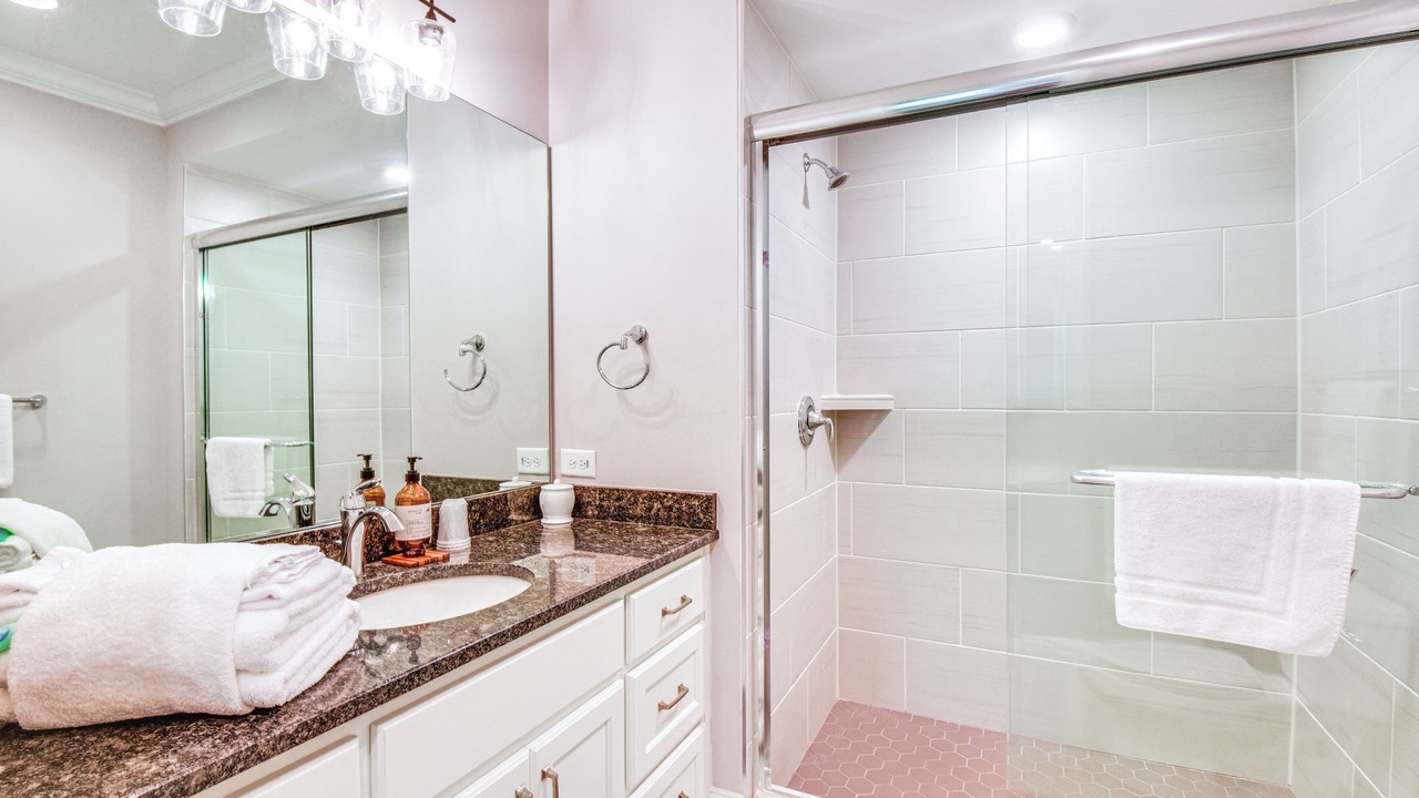 Photo of Bathroom in Toccoa