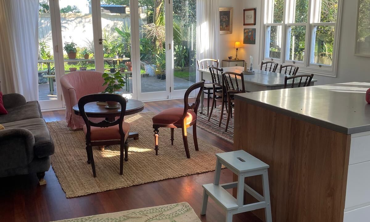 Photo of Livingroom in Stanley Point