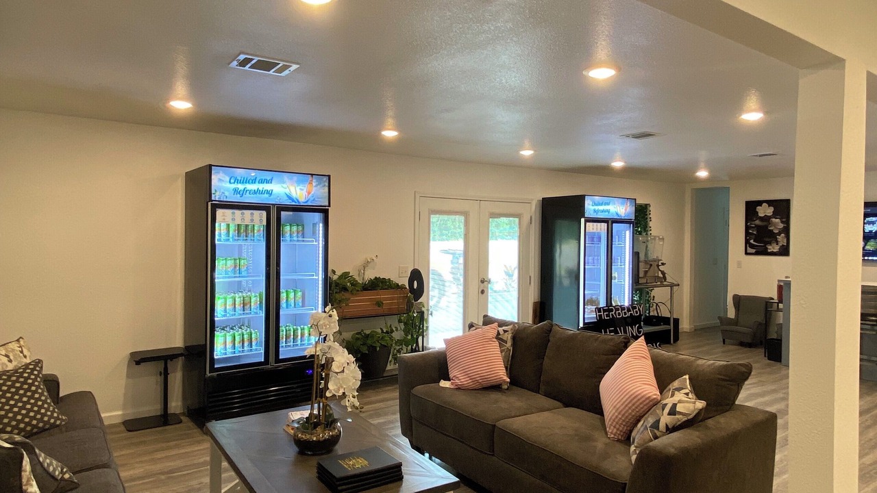 Photo of Livingroom in Pointblank