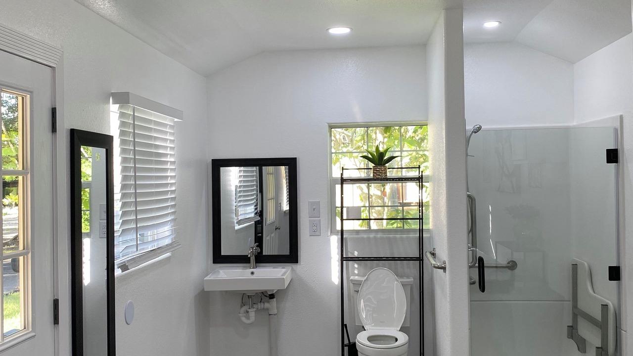 Photo of Bathroom in Pointblank