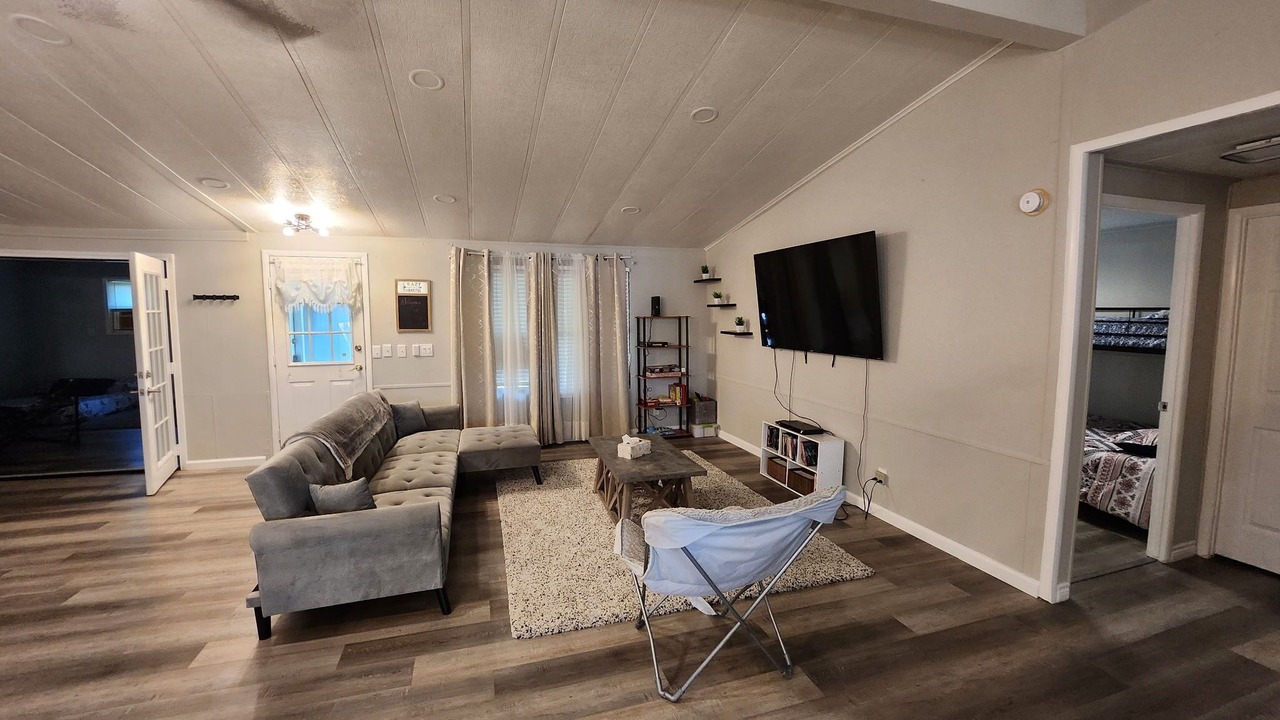 Photo of Livingroom in Oakhurst
