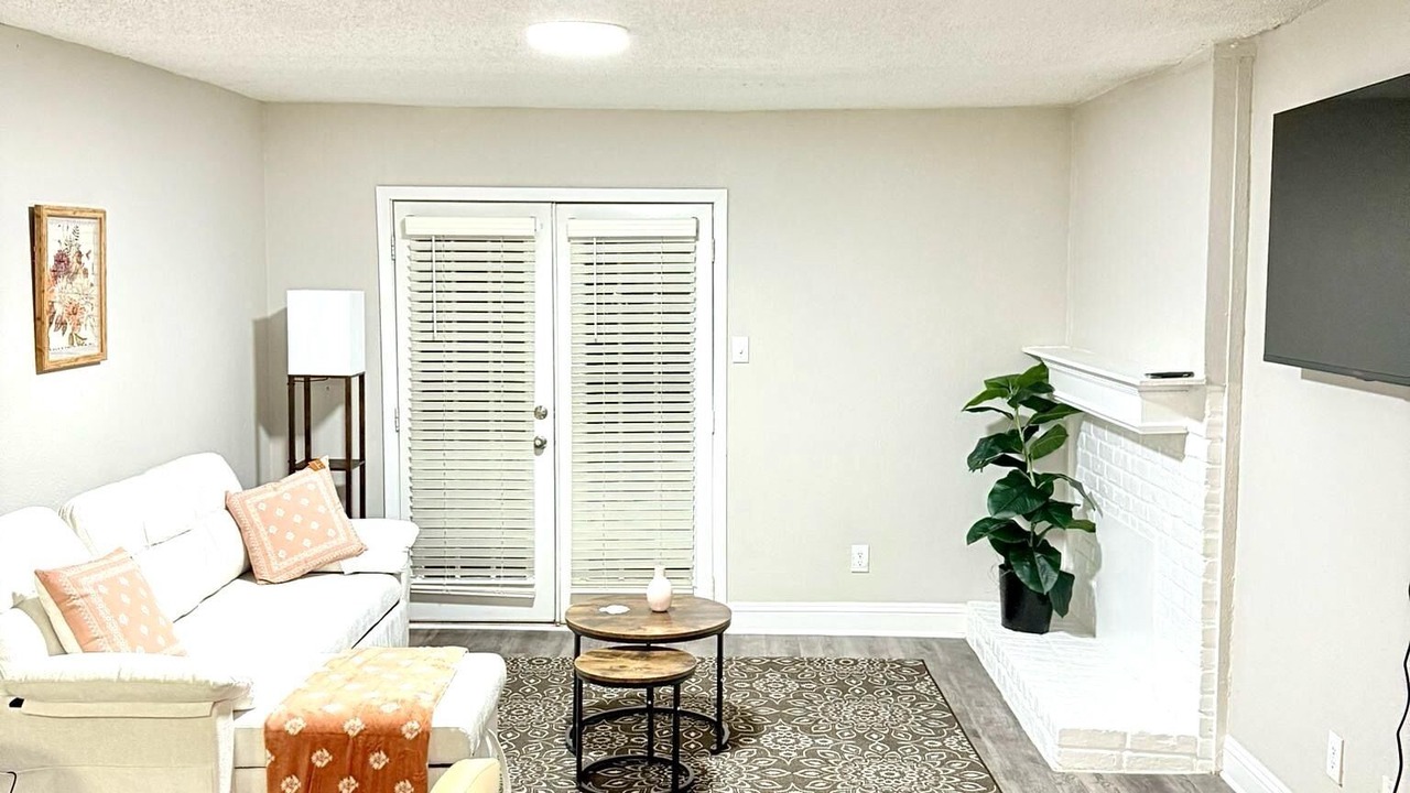 Photo of Livingroom in Addison