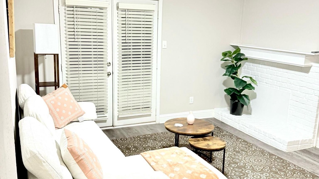 Photo of Livingroom in Addison