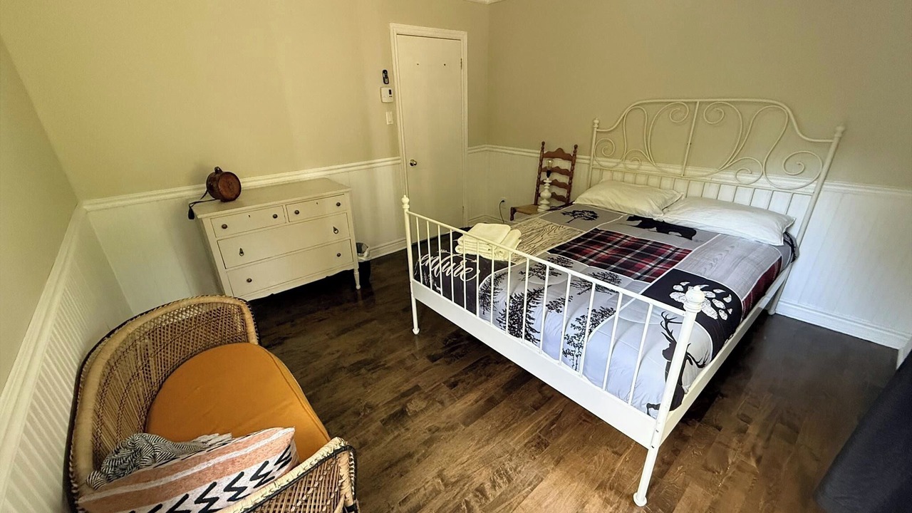 Photo of Bedroom in Mandeville