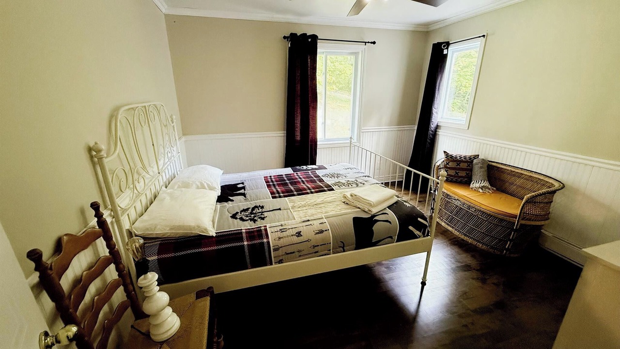 Photo of Bedroom in Mandeville
