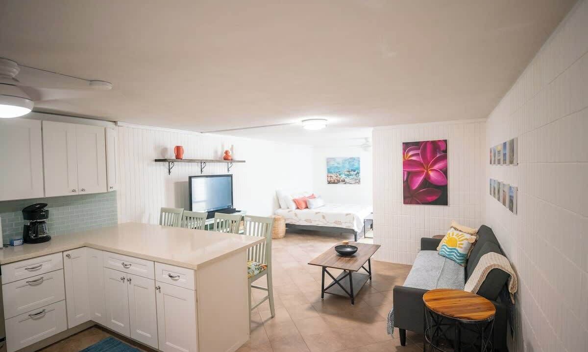 Photo of Livingroom in Punaluu