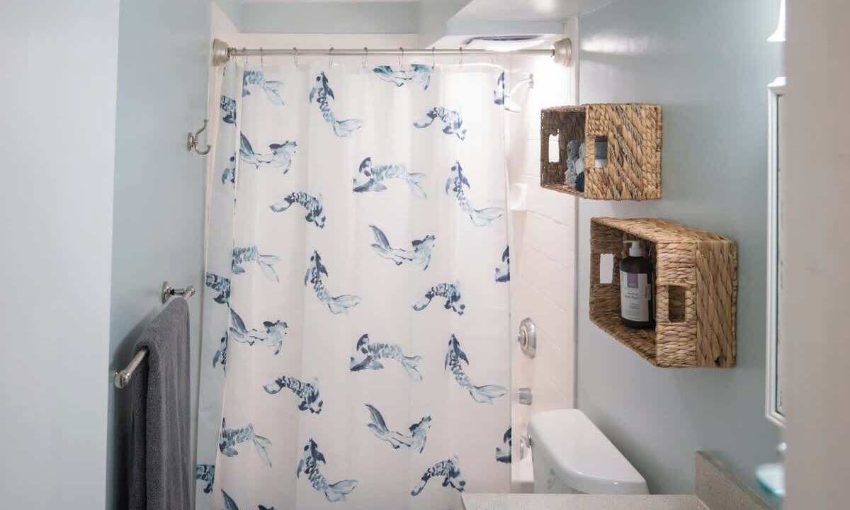 Photo of Bathroom in Punaluu