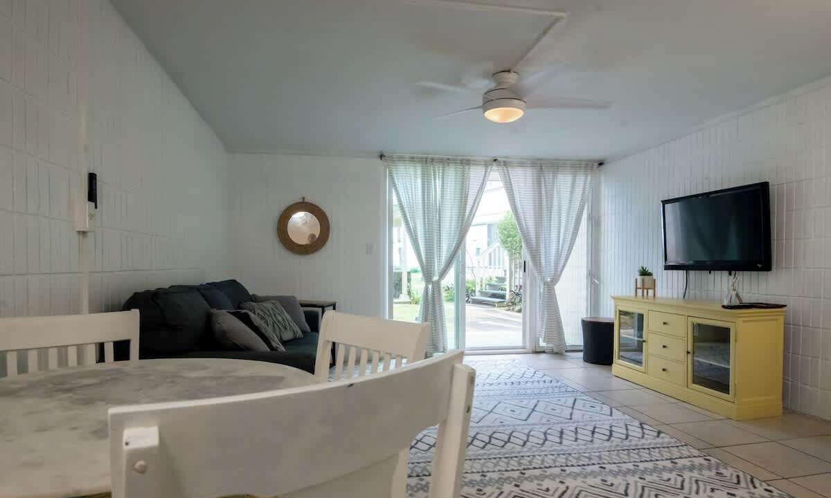 Photo of Livingroom in Punaluu