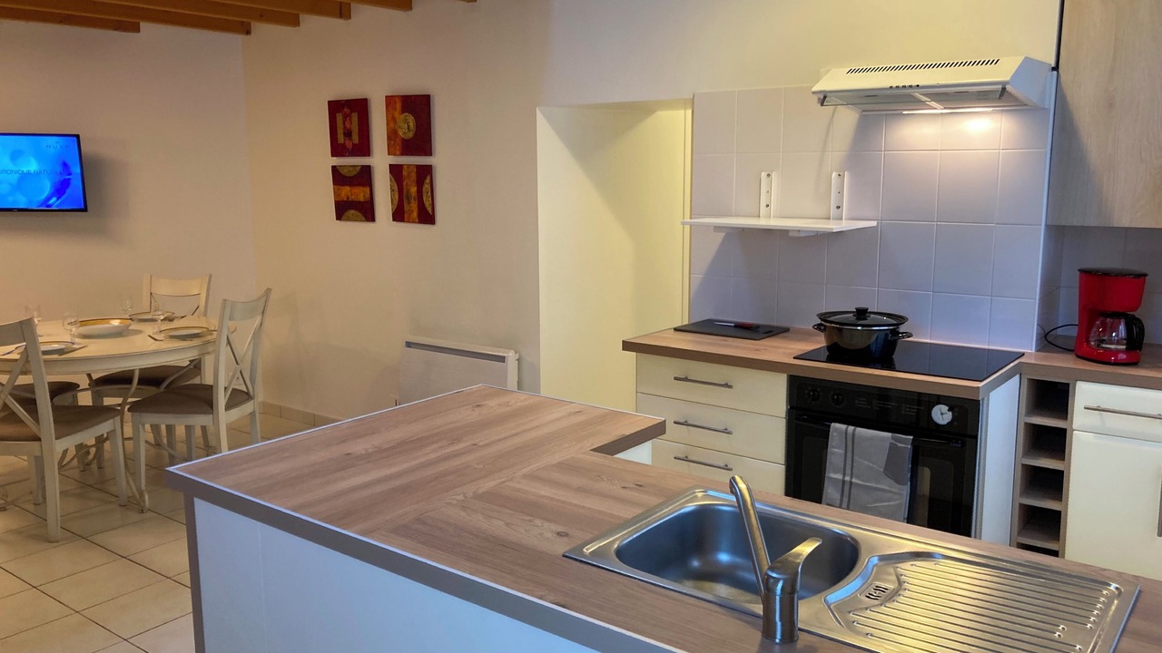 Photo of Kitchen in Saint-Etienne-de-Montluc