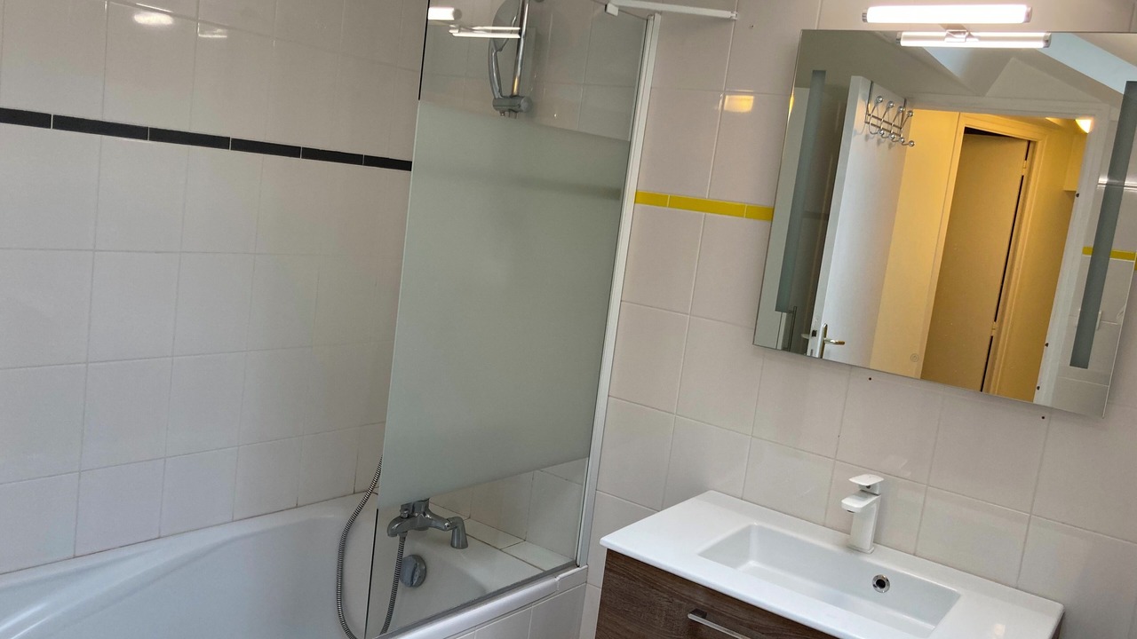 Photo of Bathroom in Saint-Etienne-de-Montluc