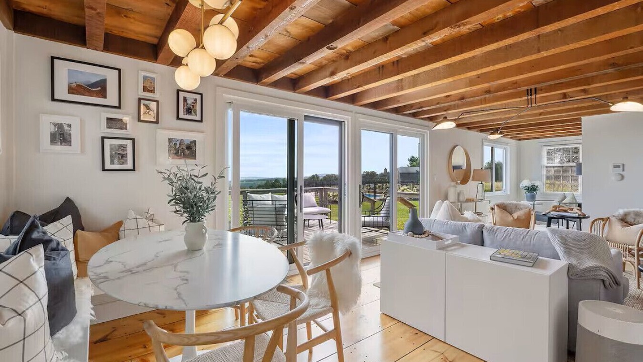 Photo of Livingroom in Skaneateles