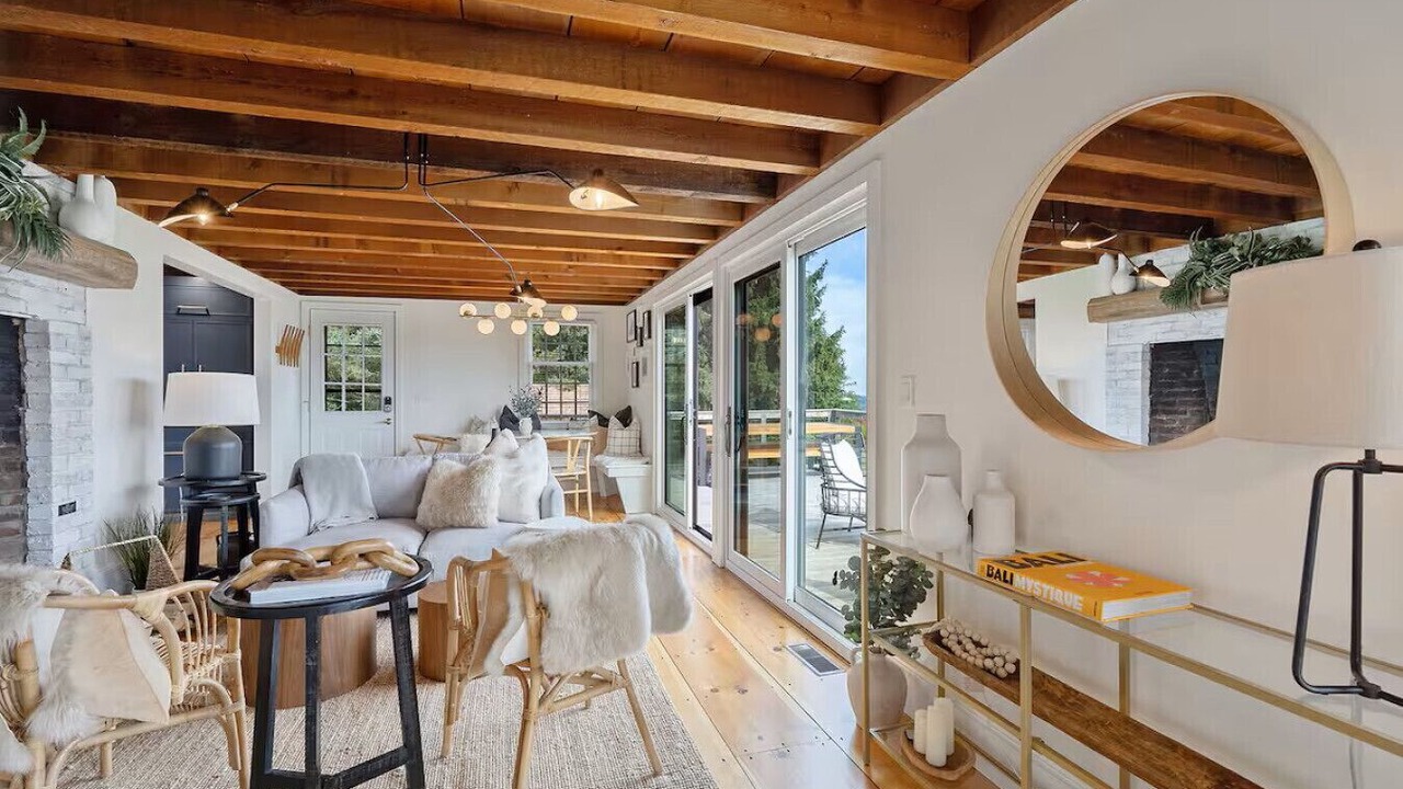 Photo of Livingroom in Skaneateles