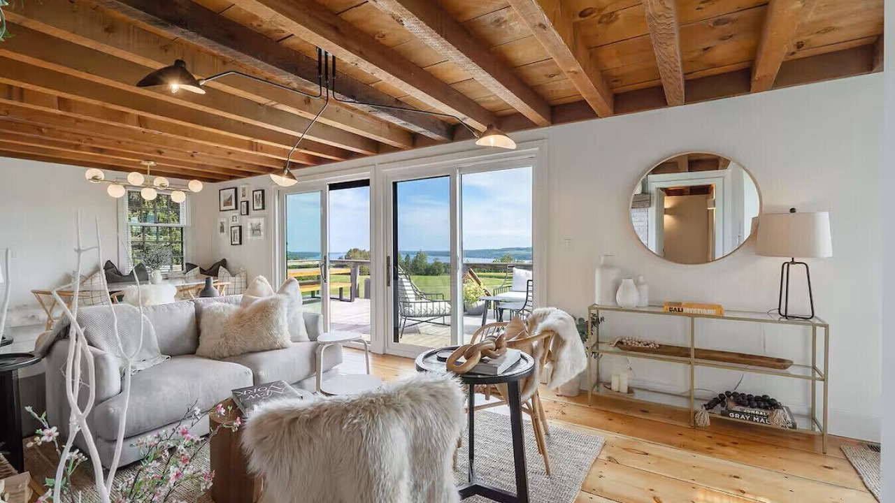 Photo of Livingroom in Skaneateles