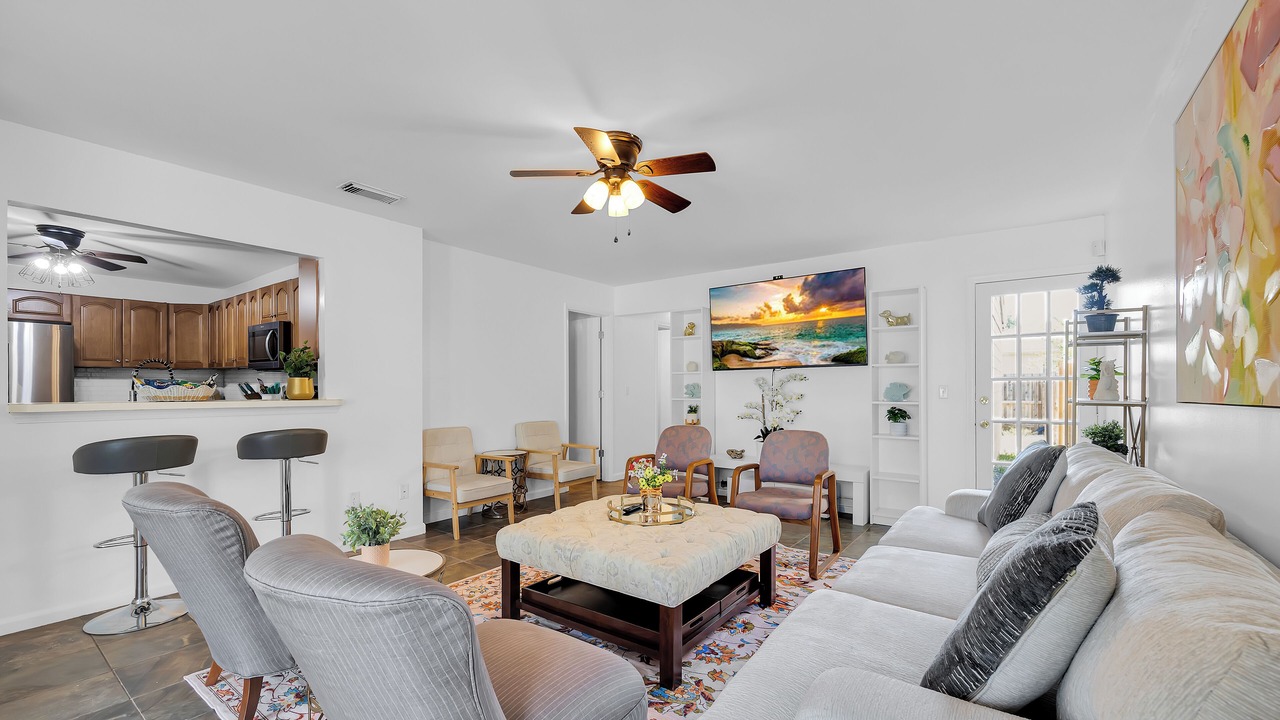 Photo of Livingroom in East Arlington