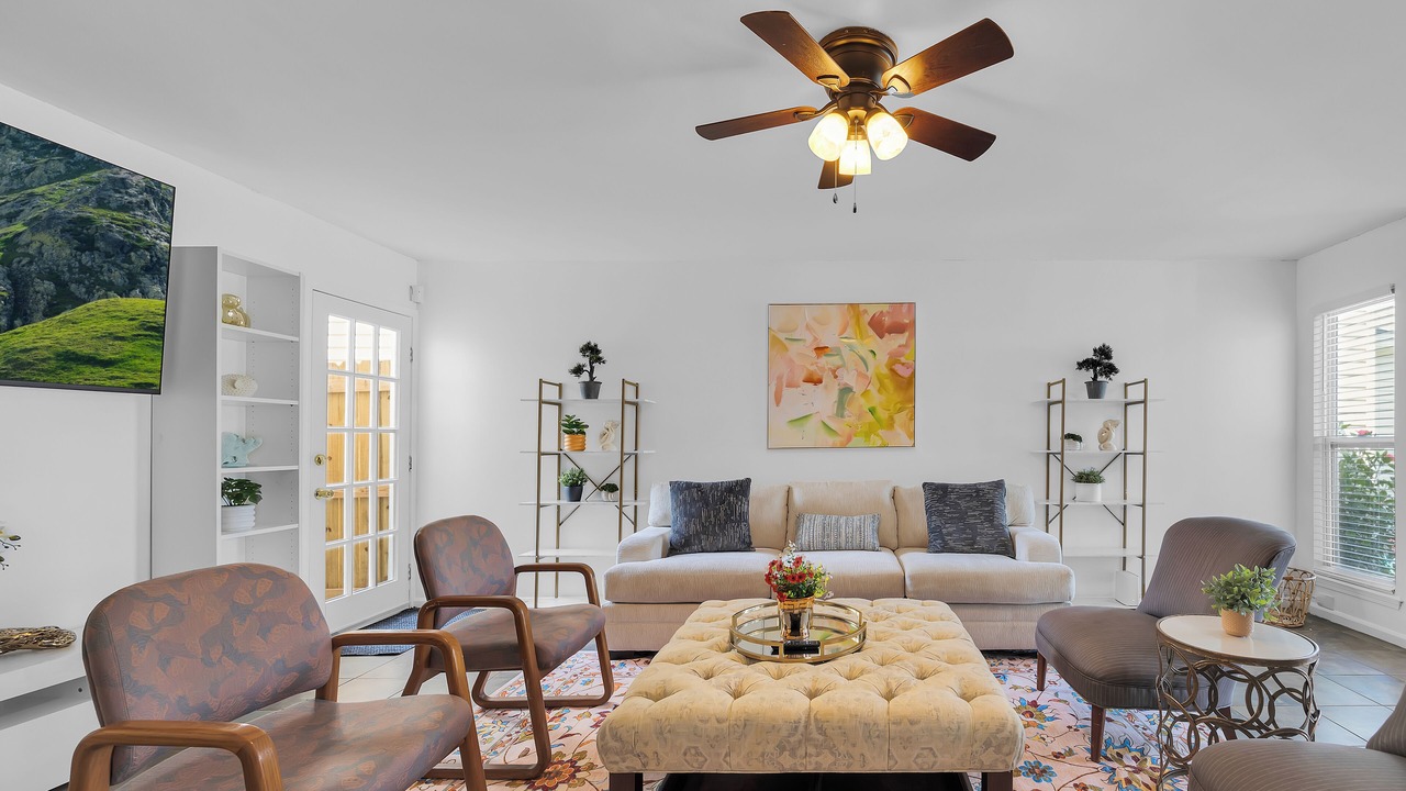 Photo of Livingroom in East Arlington