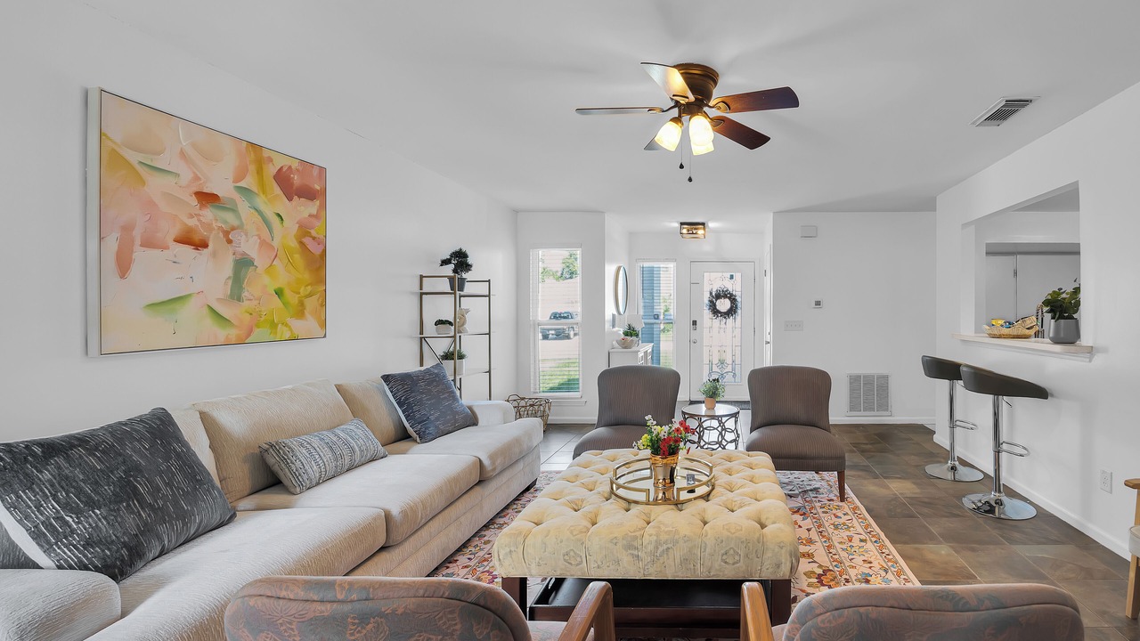 Photo of Livingroom in East Arlington