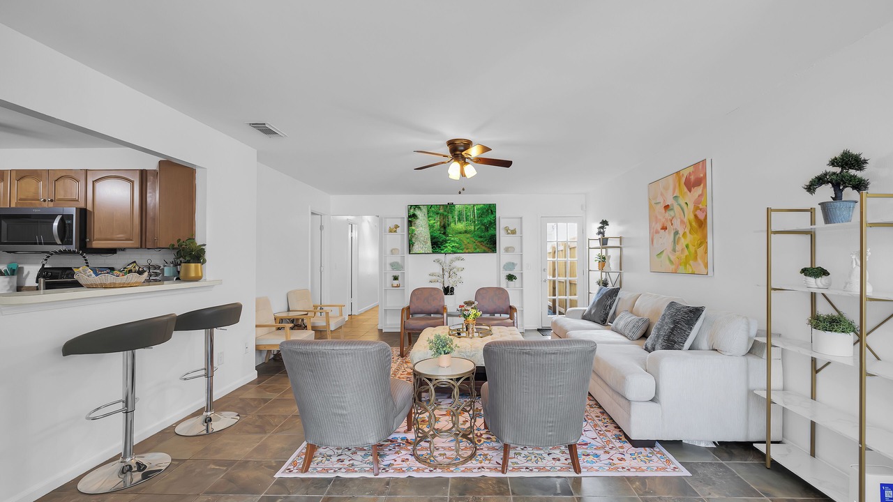 Photo of Livingroom in East Arlington