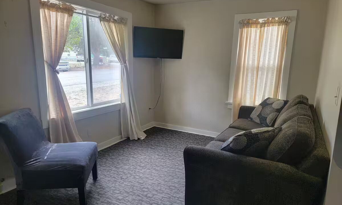 Photo of Livingroom in Hot Springs