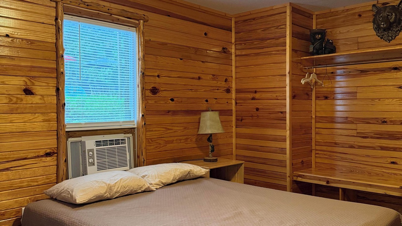 Photo of Bedroom in Steelville