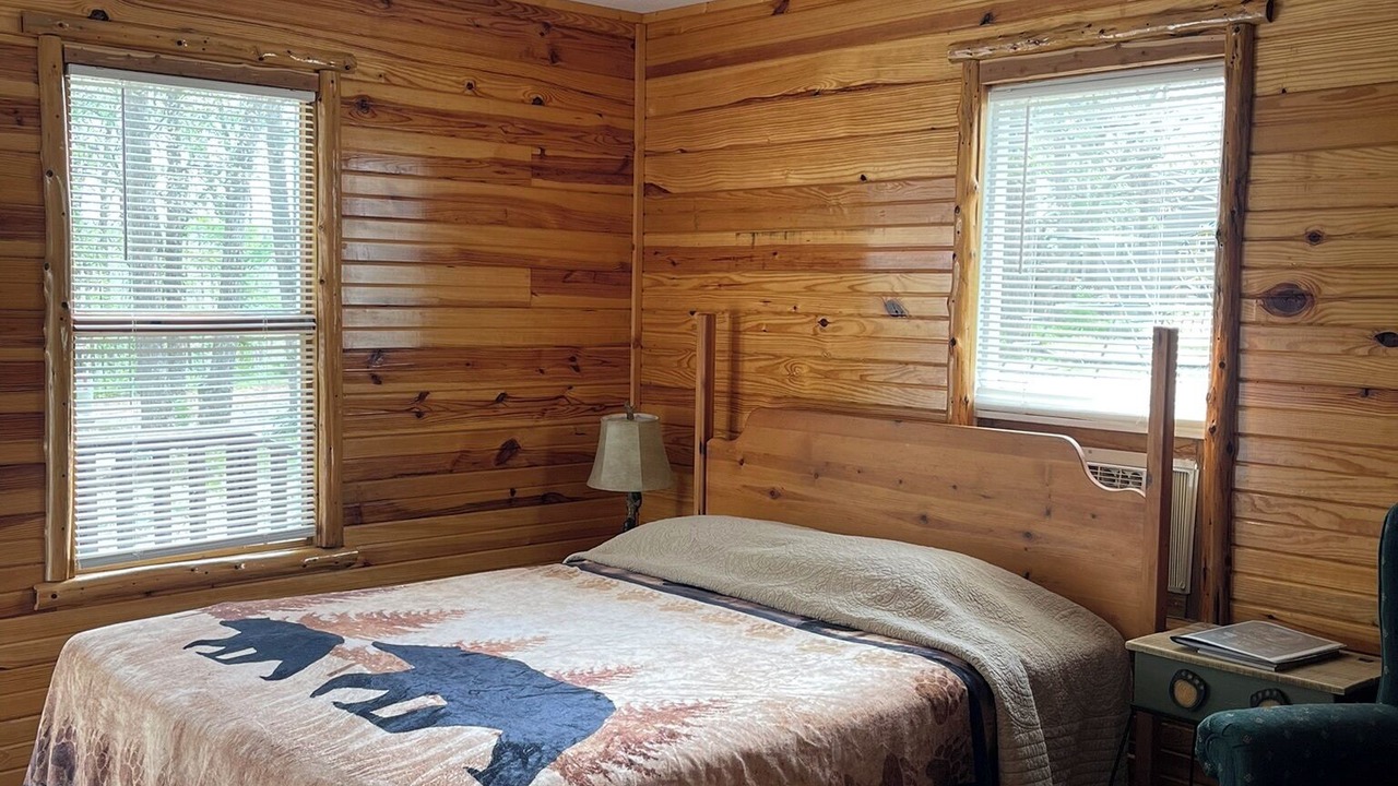 Photo of Bedroom in Steelville