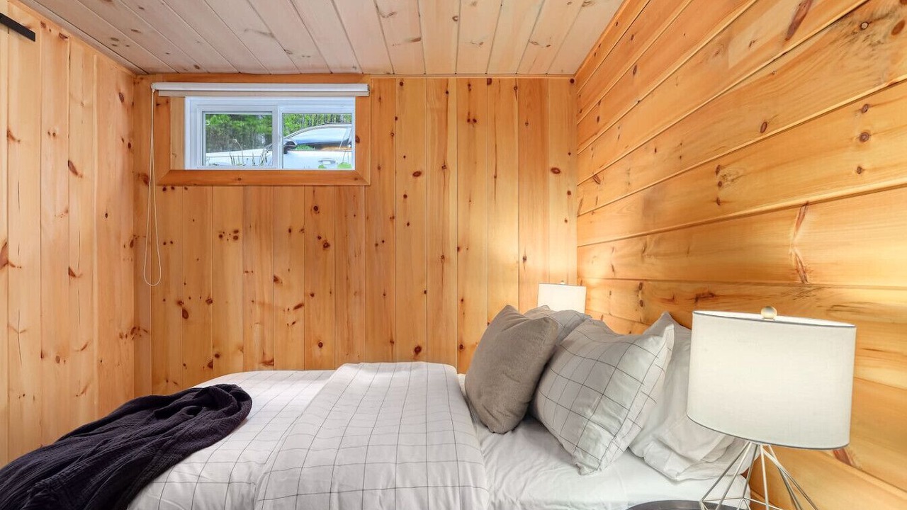 Photo of Bedroom in Mandeville