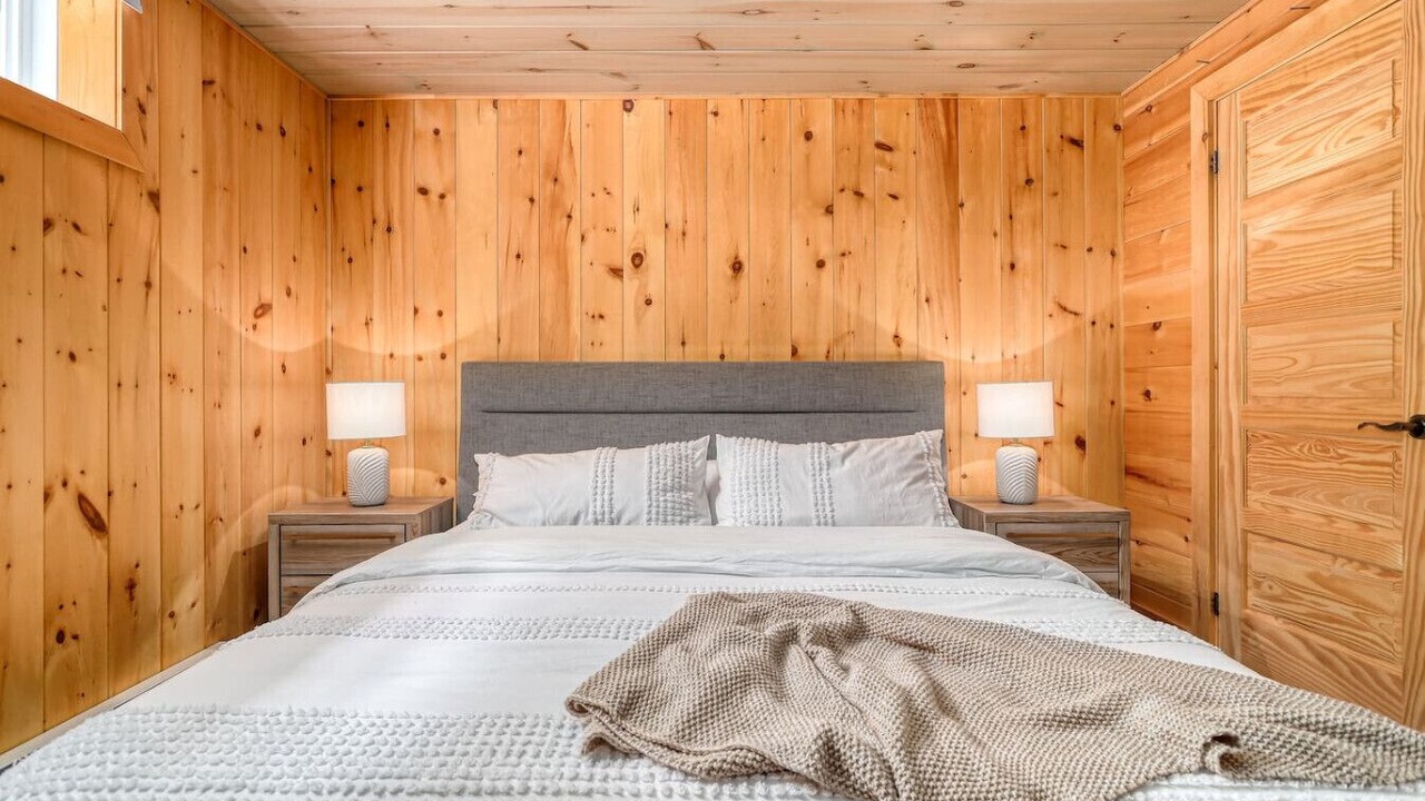 Photo of Bedroom in Mandeville