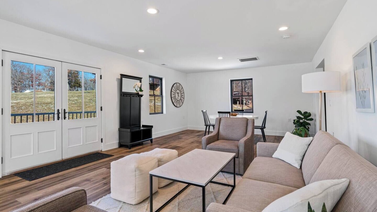 Photo of Livingroom in Leesburg