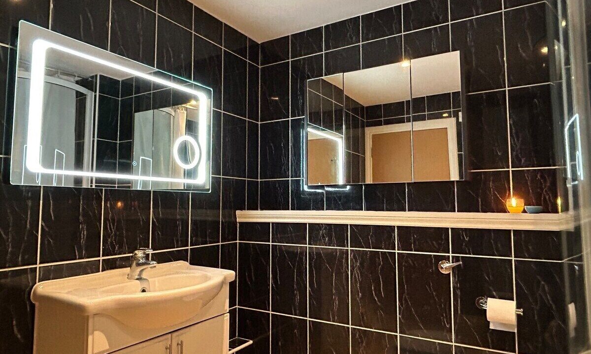 Photo of Bathroom in Exmouth